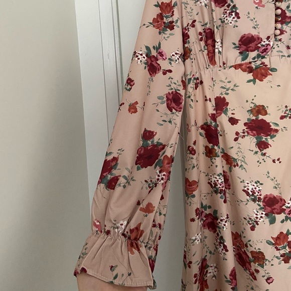 Long floral dress - Picture 2 of 5